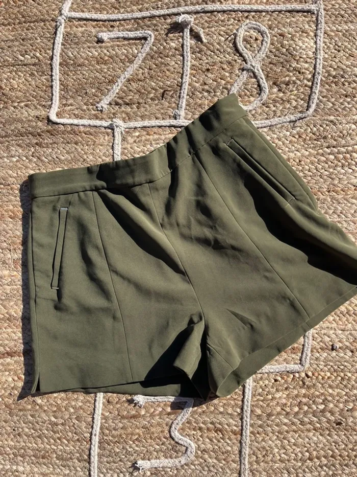 Short kaki