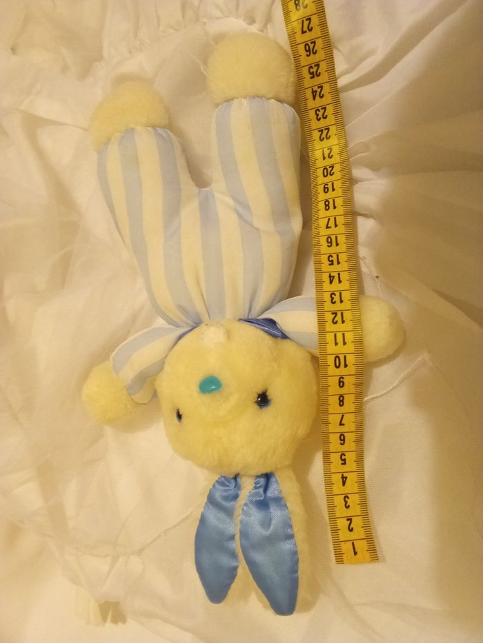 lapin  blanc et bleu clair Pampers  doudou   Peluche   tête blanche corps bleu blanc vintage rayé rayures nez bleu clair - photo numéro 3