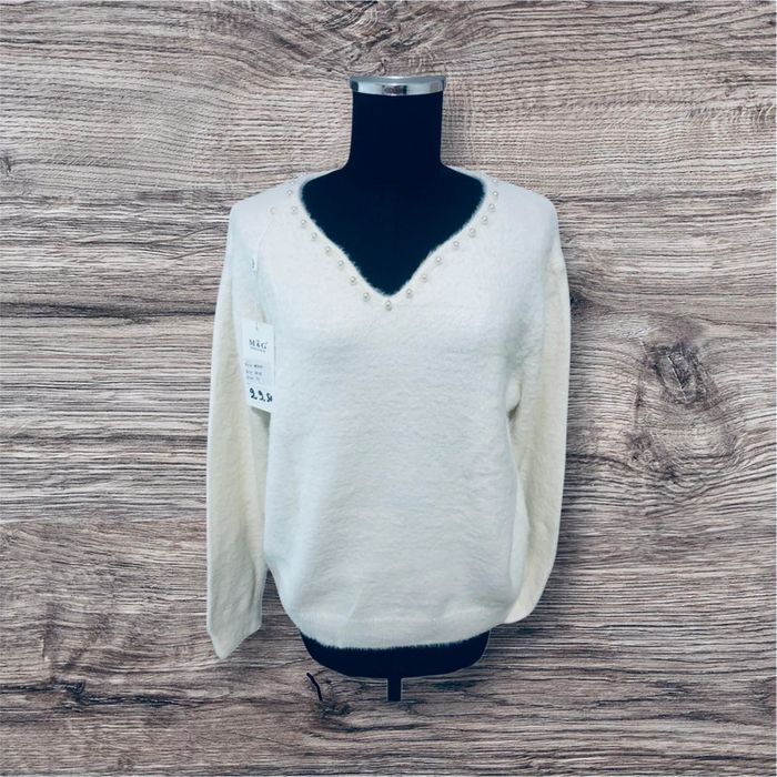 Pull écru a col V avec des perles 🍭🍭