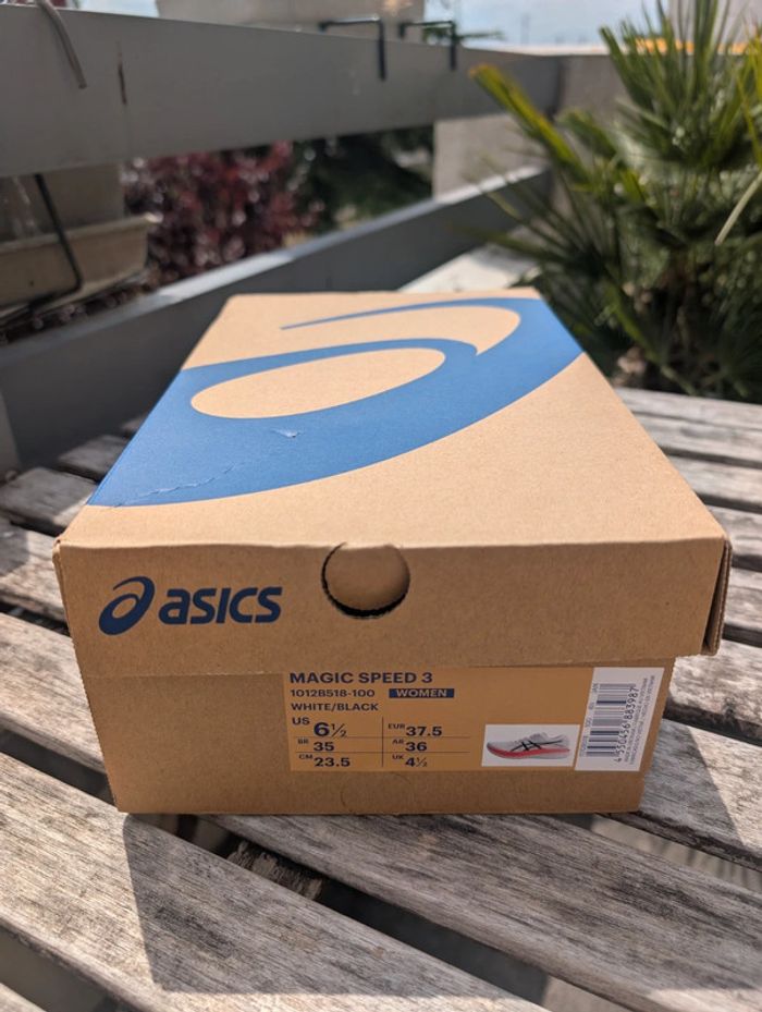Chaussures de Running Asics Magic Speed 3 pour femme taille 37 ½ - photo numéro 9