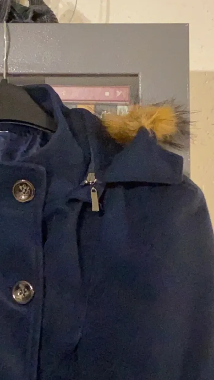 manteau cape avec capuche fourrure  taille M - photo numéro 3