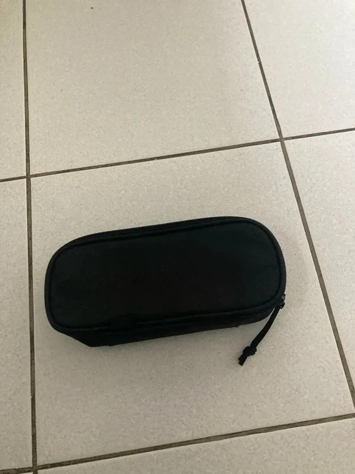 Trousse scolaire noire