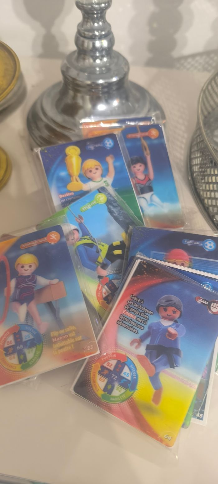 Lot de 85 cartes play mobile collector