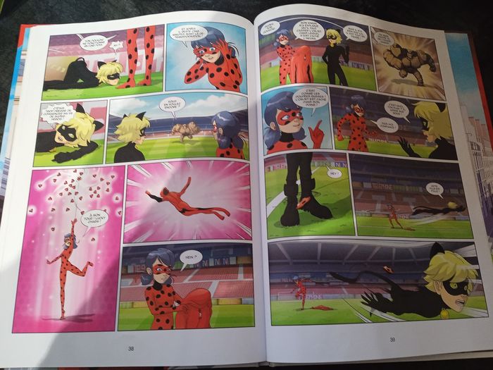 Livre bd miraculous - photo numéro 8