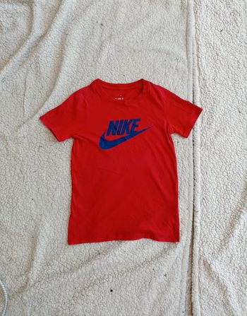 T-shirt rouge logo Nike – enfant 8 ans