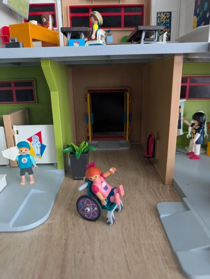 École aménagé playmobil - photo numéro 5
