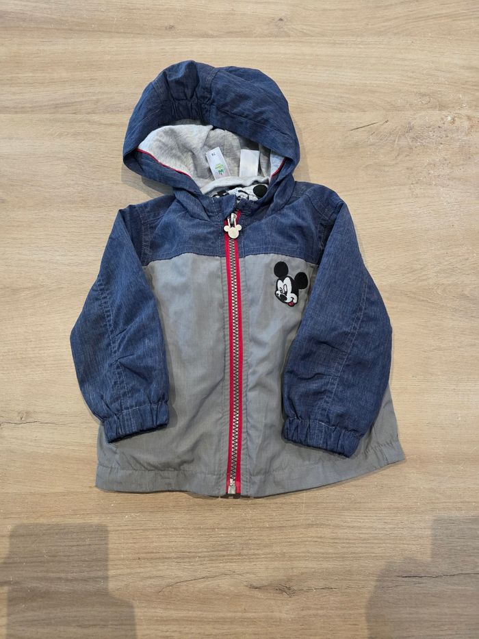 Veste Mickey et livre recettes bebe