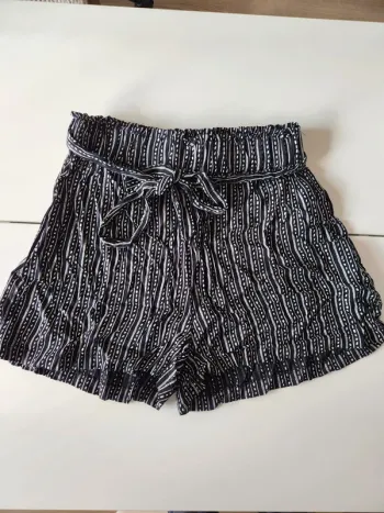 Short LH noir blanc 38