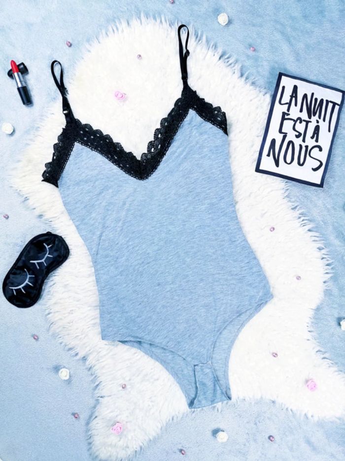 Body chiné gris avec dentelle noire- T.M ou T.38 🖤