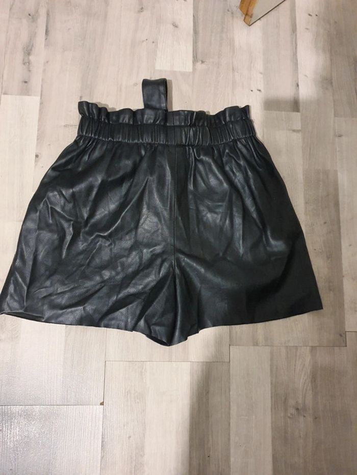 Short simili taille 34 - photo numéro 3
