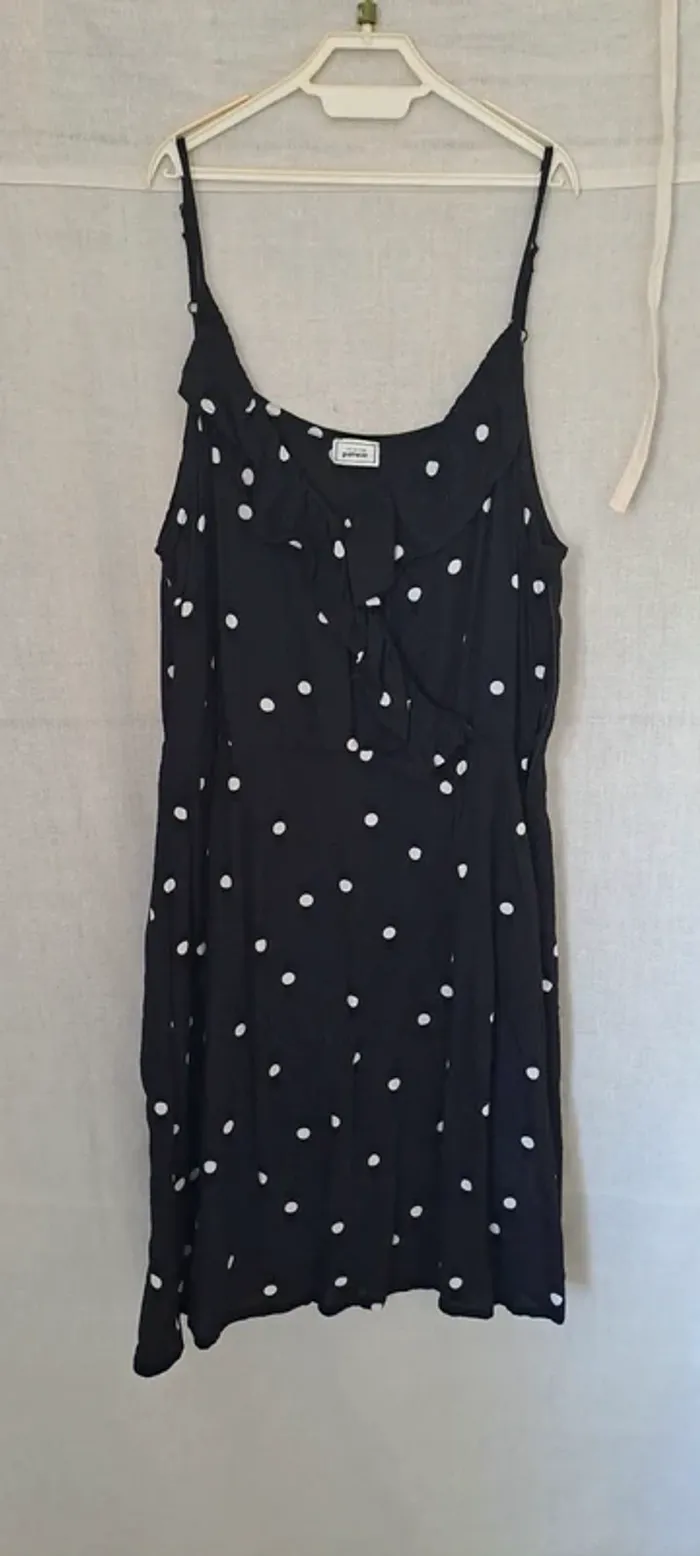 Robe courte noire et blanche - photo numéro 2