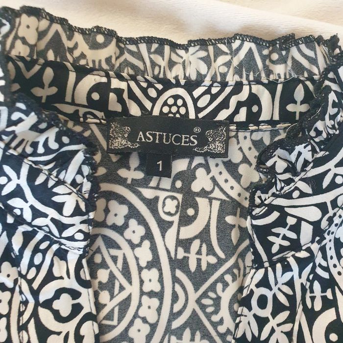 1 chemisette femme manche courte noir et blanche à motif géométrique, marque Astuces taille 1 - photo numéro 4