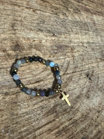 Bague réglable élastique perles naturelle jade amazonite petite croix acier inoxydable or