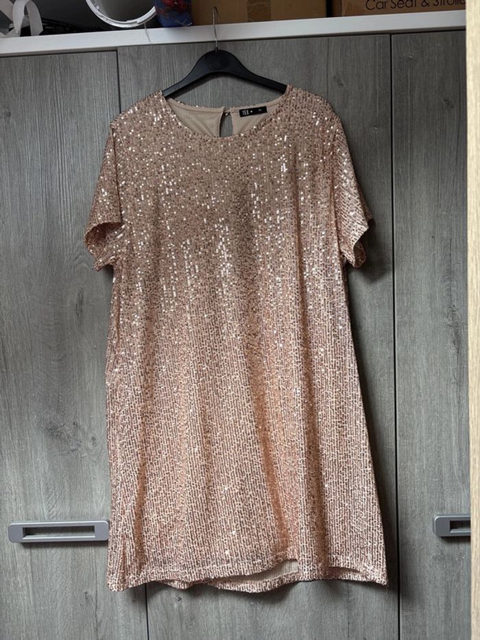 Robe pailletée