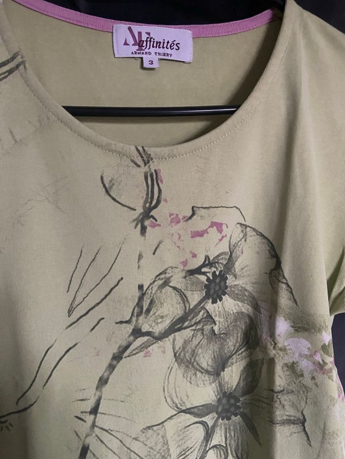 T-shirt motif floral - photo numéro 2