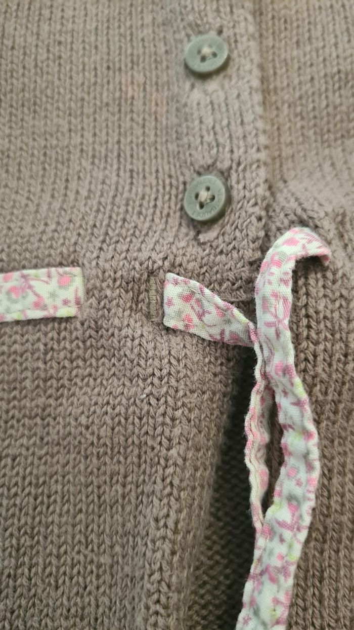 Gilet   3 mois en bon état - photo numéro 3