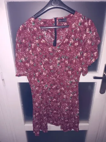 Robe fleurie bordeaux tailld 40 manches courtes, style bohème chic