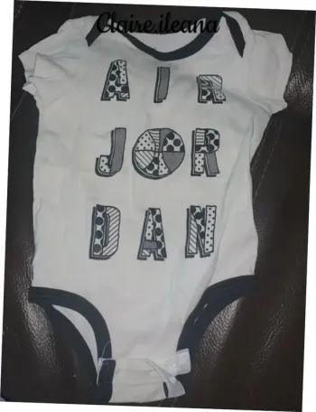 🛑 body air Jordan 6/12 mois 🛑