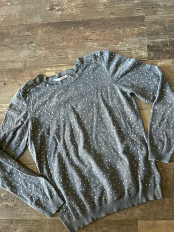 Pull gris points relief argenté