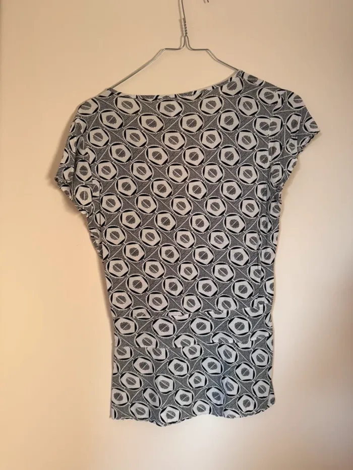 T-shirt H&M taille S - photo numéro 3