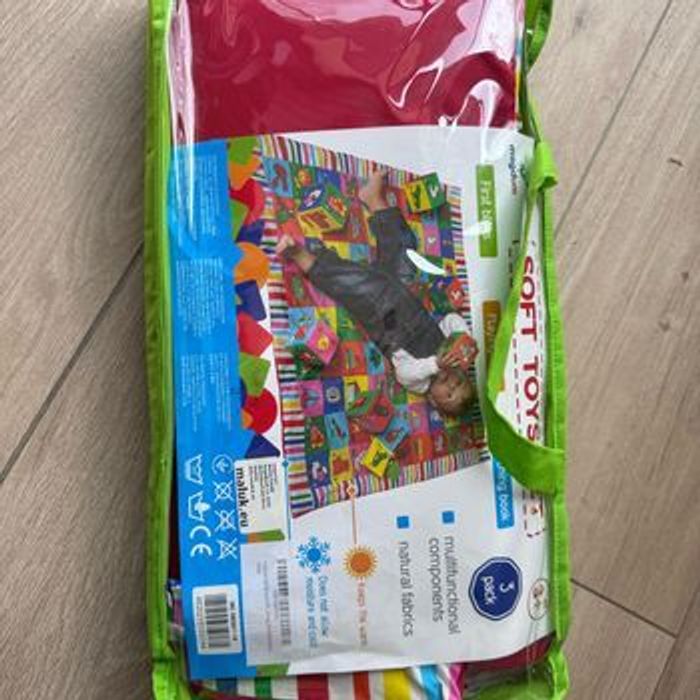 Coffret d'éveil 3 en 1 (tapis, cubes, livre) - photo numéro 2