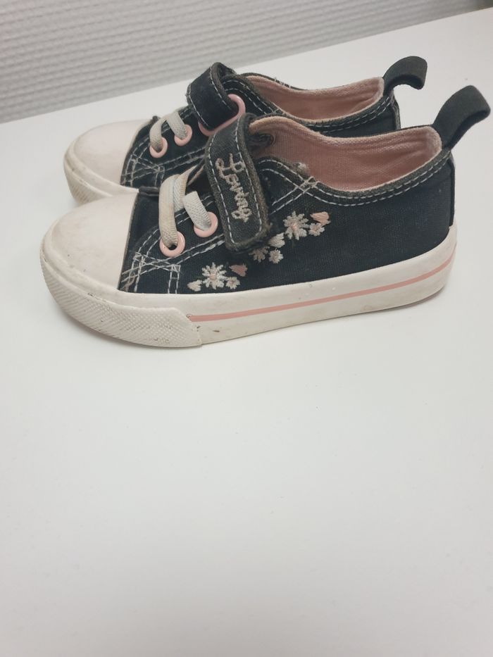 Baskets à scratch pointure 23 gémo - photo numéro 2