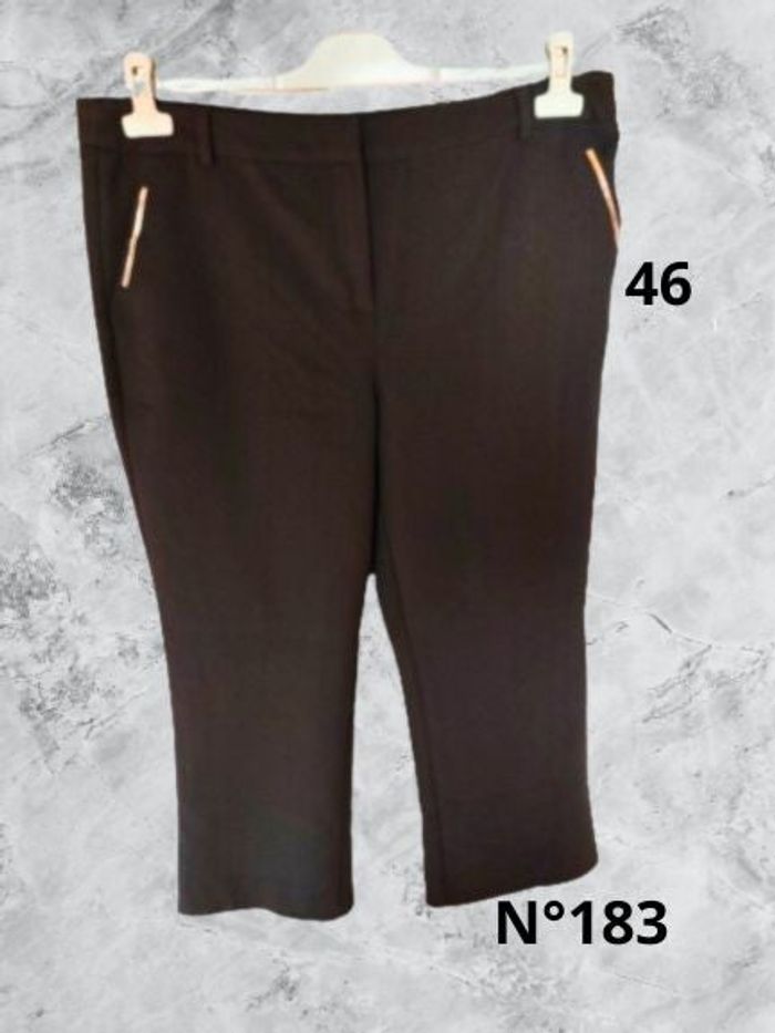 N°183 Pantalon noir T46.
