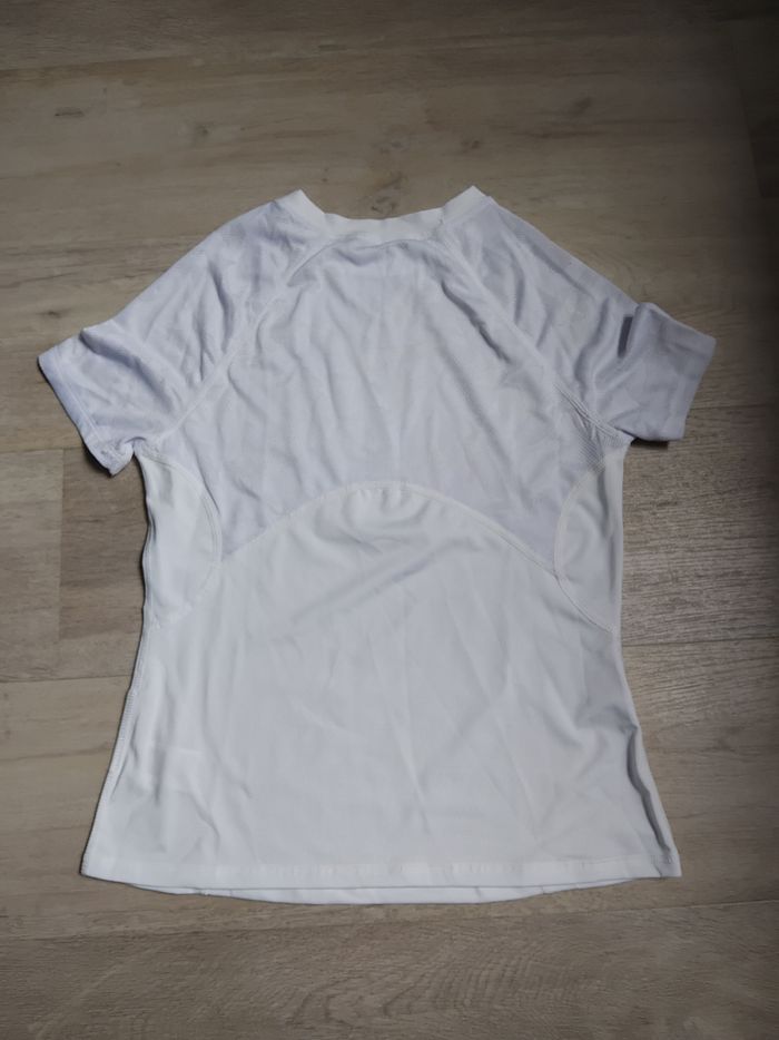 Tee-shirt sport - photo numéro 2