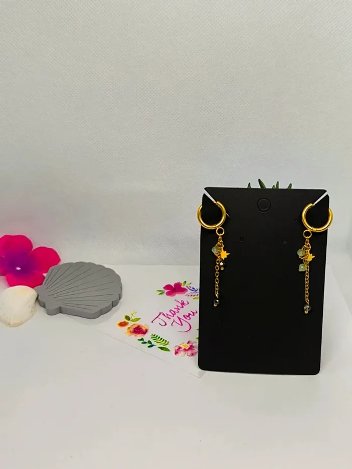 Boucles d'oreilles dorées étoile polaire et perles vertes et noires - photo numéro 5