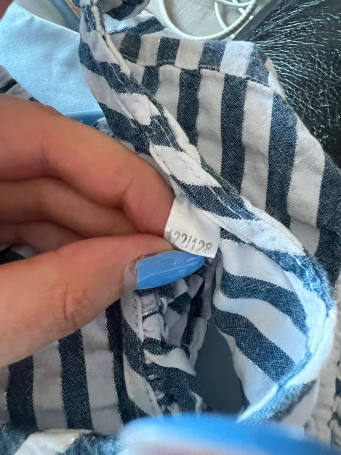 Robe bleue et blanche lignée - taille 122/128 - photo numéro 3