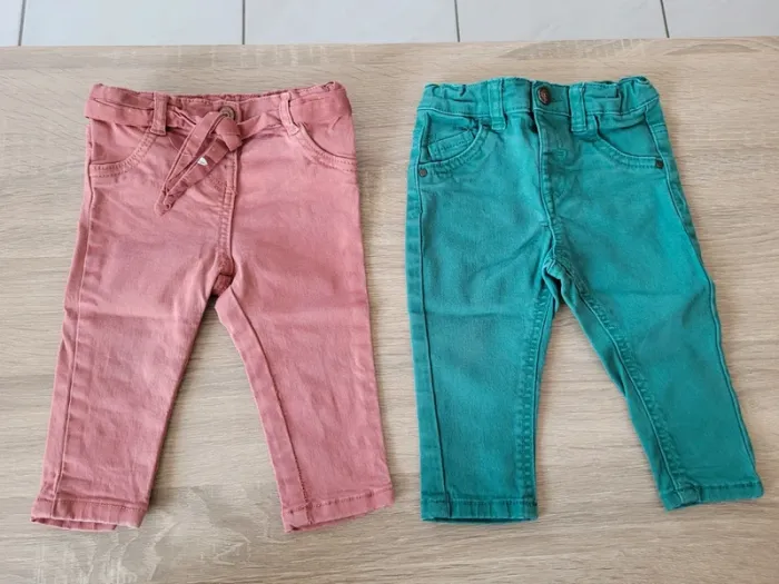 Lot de 2 pantalons fille en 9 mois