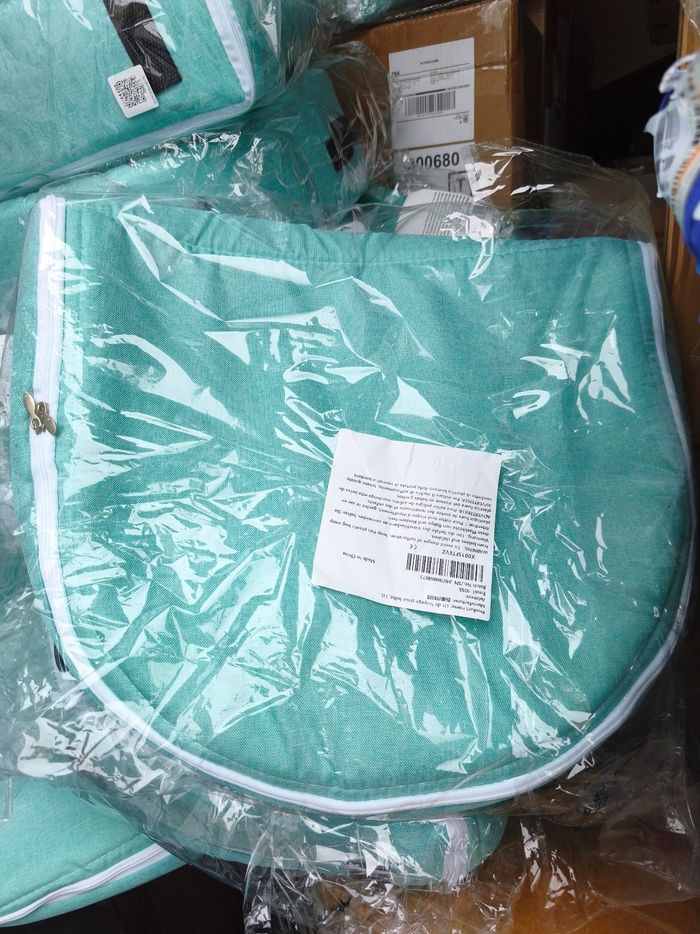 Lit bébé voyage avec moustiquaire et 3 jeux