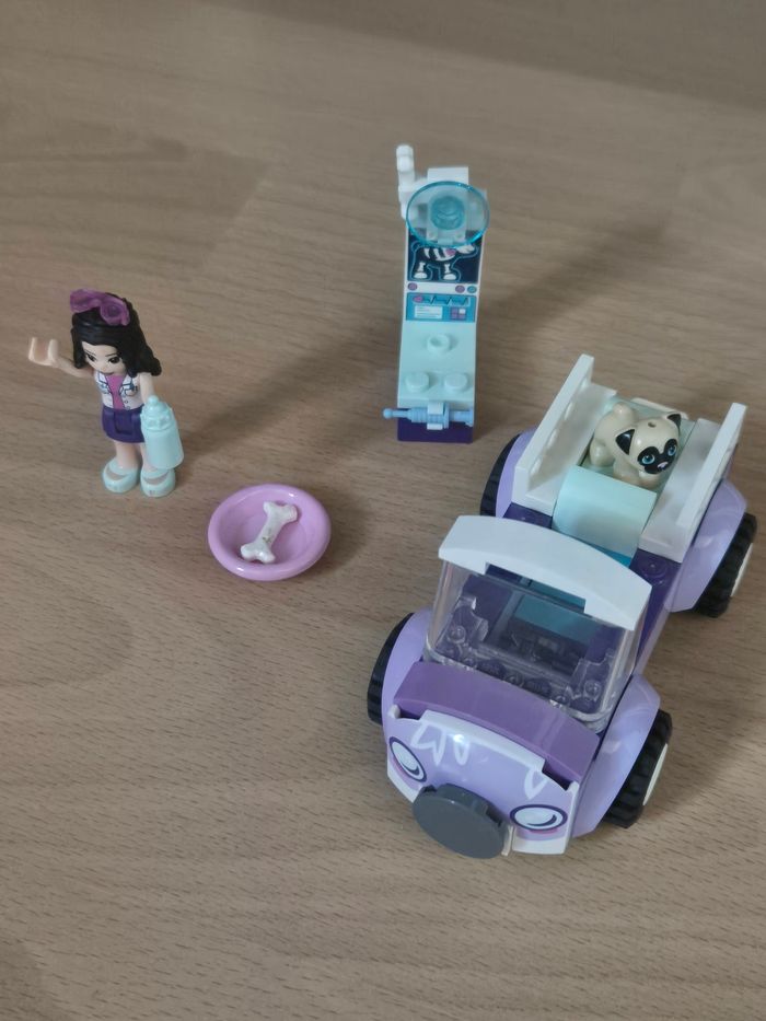 Lego friends la clinique vétérinaire mobile d'Emma - photo numéro 3