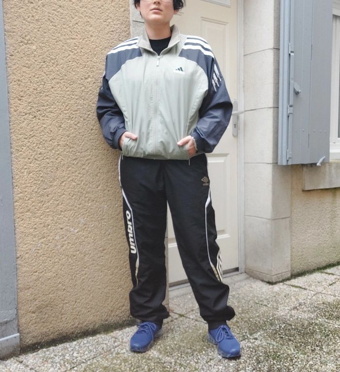 Magnifique pant Umbro taille 174cm - photo numéro 2
