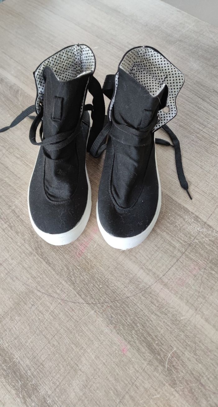 Basket couleur noire pointure 40 pour femme - photo numéro 2