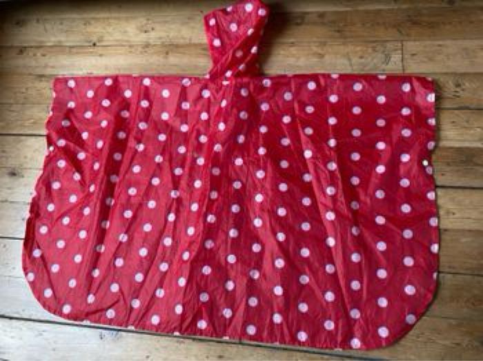 Cape de pluie imperméable à capuche rouge à pois blancs comme Minnie - photo numéro 3