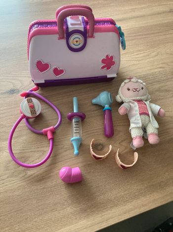 Hôpital Docteur la Peluche avec Câline