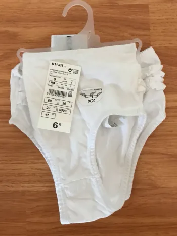 Lot de 2 culottes blanches 9 mois neuve