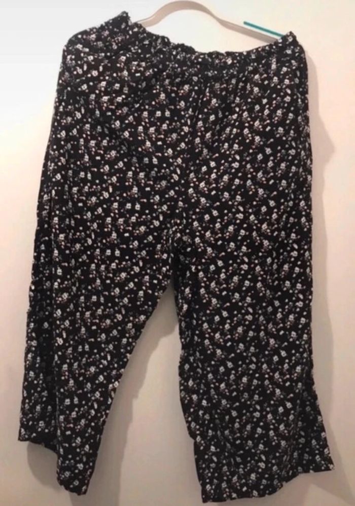 Pantalon femme kiabi large été noir fleuris taille 46 - photo numéro 2