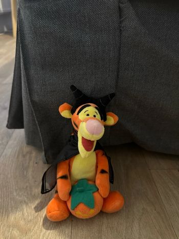 Peluche collection vintage Disney Tigrou Halloween