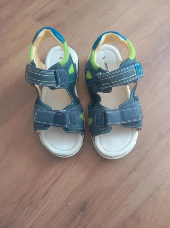 Sandale à scratch garçon t 34