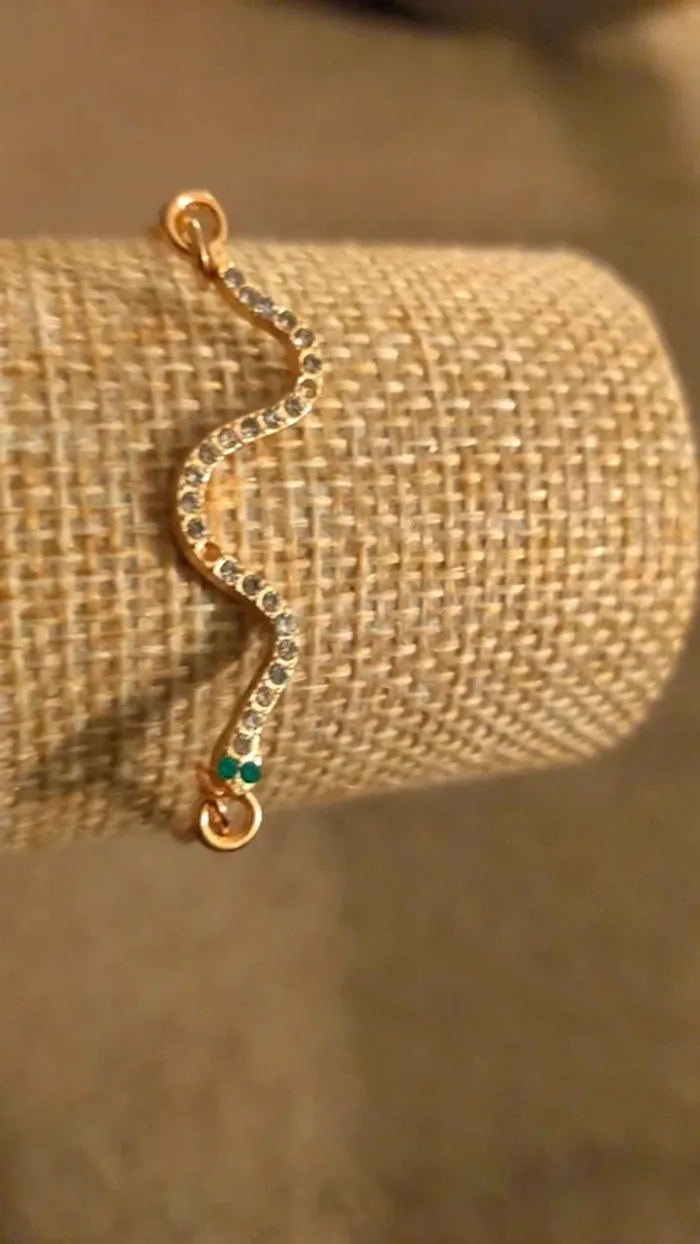 Bracelet forme de serpent doré, femme