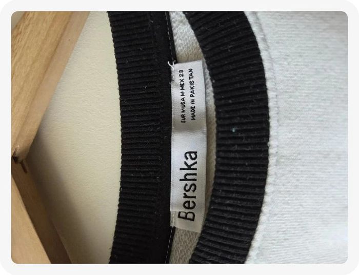 tops court Bershka blanc taille M - photo numéro 4