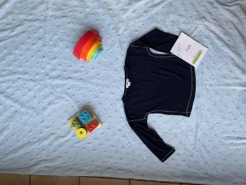 pull léger bleu marine et doré 3 ans la halle