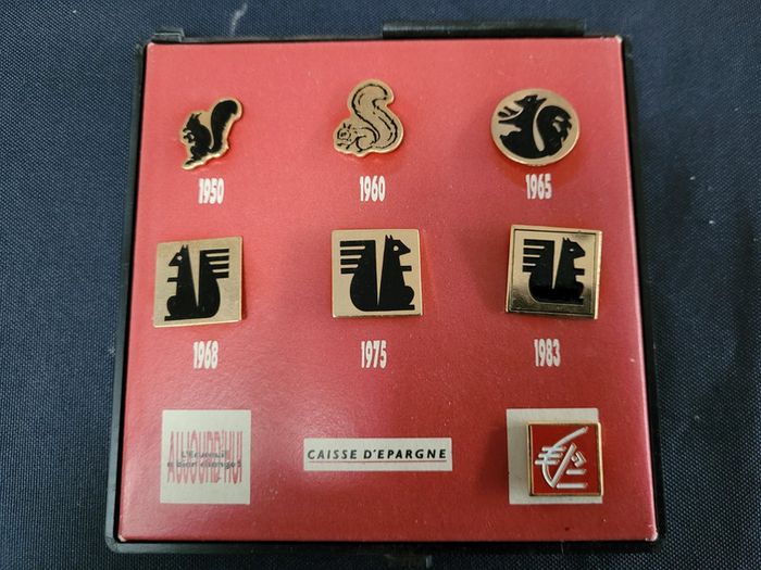 Coffret 7 pin's de la caisse Epargne vintage - photo numéro 2
