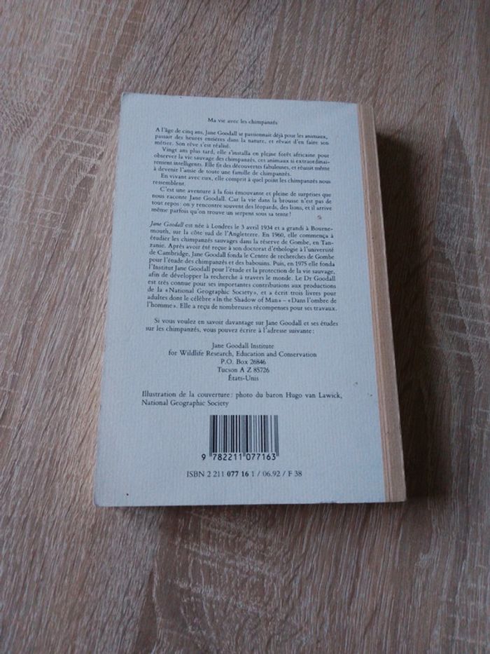 Livre " ma vie avec les chimpanzés" de Jane Goodall - photo numéro 2