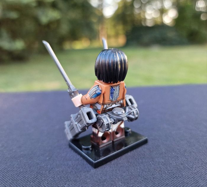 Minifigure Manga L'attaque des Titans Eren Armin Levi et Mikasa n1.3 - photo numéro 2