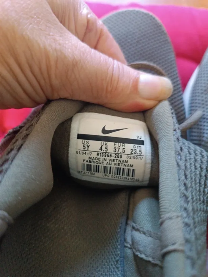 Sneakers kaki Nike 37.5 - photo numéro 7