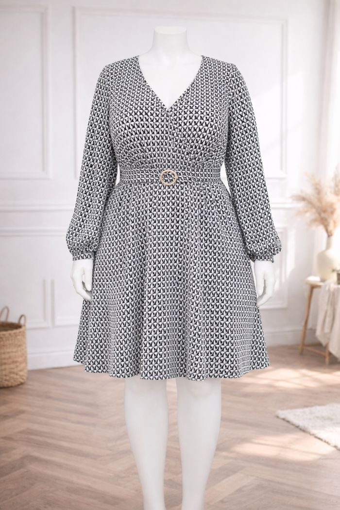 Robe manches longues bouffantes imprimé géométrique noire et blanche Femme taille 54 marque Boohoo 💍 - photo numéro 4