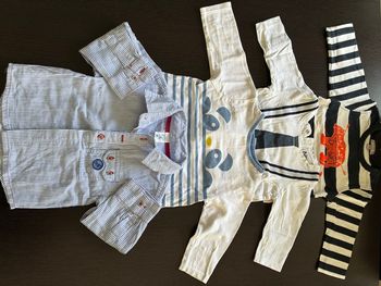 Lot 3 T-shirt manches longues et 1 chemise 